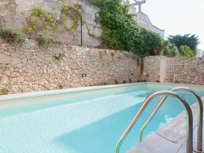 PoolOfHouse