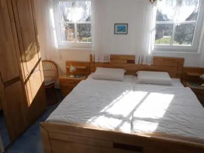 Schlafraum mit Doppelbett