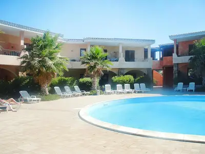 PoolOfHouse