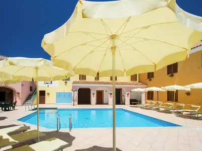 PoolOfHouse