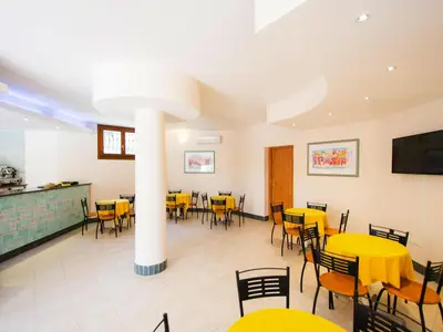 DiningRoom