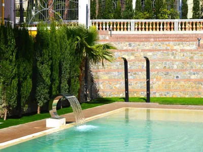PoolOfHouse