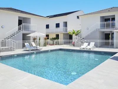 PoolOfHouse