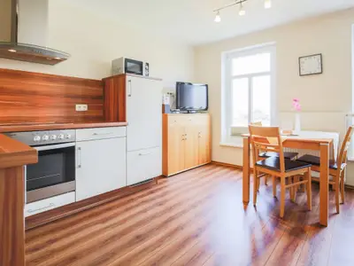 Küche mit Sitzgelegenheit