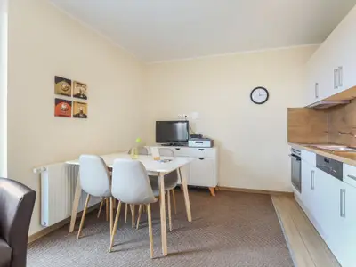 Küche mit Sitzgelegenheit