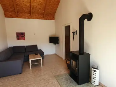 Wohnzimmer mit Kamin