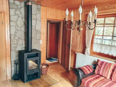 Wohnzimmer mit Kamin