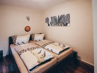 Schlafzimmer mit Doppelbett