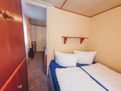 Schlafzimmer mit Doppelbett