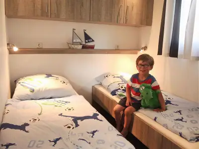 Kinderzimmer mit 2 Einzelbetten
