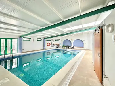 PoolOfHouse