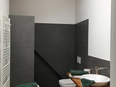 INSIDE, BATHROOM