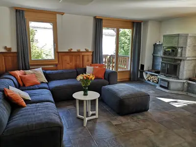 Wohnzimmer mit Sofalandschaft