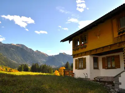 Herbst Hausansicht