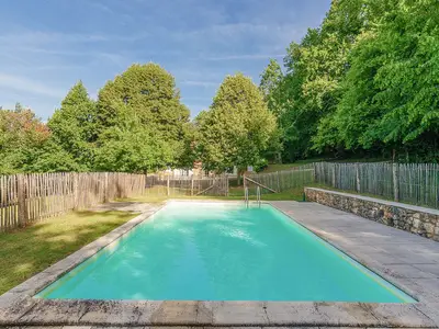 PoolOfHouse