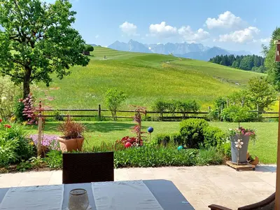 Terassenblick im Gästehaus Kaiserwinkl