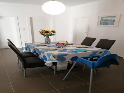 DiningRoom