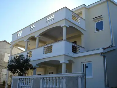 Ferienwohnung für 6 Personen (100 m²) in Tkon 3/10