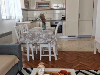 Ferienwohnung für 6 Personen (100 m²) in Tkon 5/10