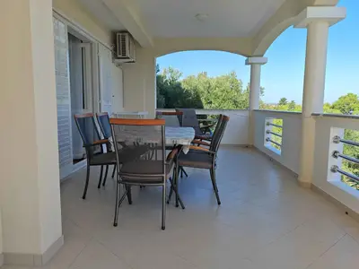 Ferienwohnung für 6 Personen (100 m²) in Tkon 9/10