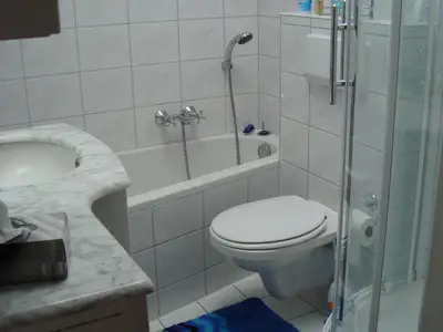 Bad/Dusche. Badezimmer