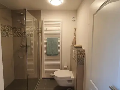 Dusche und WC