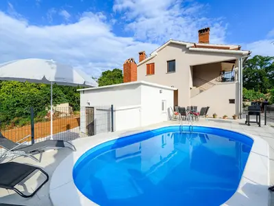 PoolOfHouse