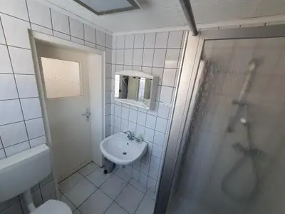Bad mit WC und Dusche