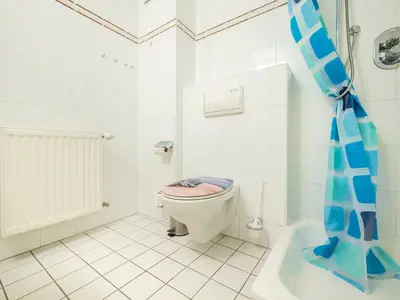 Badezimmer mit Dusche