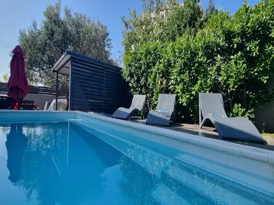 PoolOfHouse