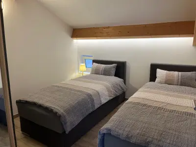 Schlafzimmer1 (Betten einzeln gestellt)