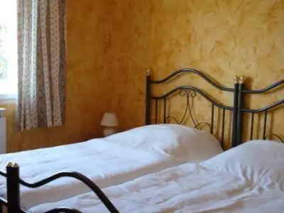 Schlafzimmer mit 2 Einzelbetten