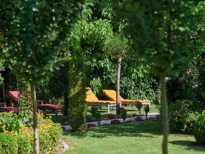 Liegen im Garten