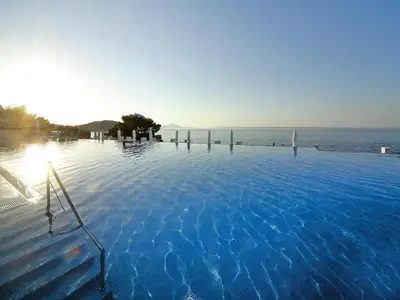 PoolOfHouse