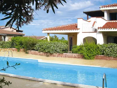 PoolOfHouse