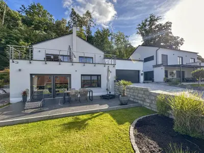 Außenseite Ferienhaus [Sommer]