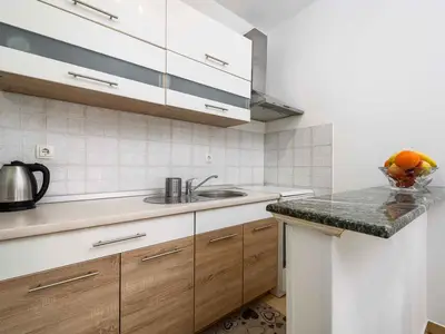 Ferienwohnung für 5 Personen (50 m²) in Murine 10/10