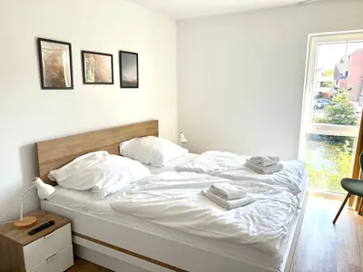 Schlafzimmer mit Doppelbett