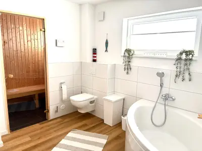 Badezimmer mit Saunabereich
