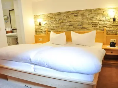 Schlafzimmer mit Dusche | WC