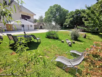 Ferienwohnung für 6 Personen (90 m²) in Mrgani 1/10