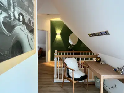 Kleiner Arbeitsbereich an der Treppe