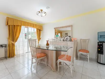 DiningRoom