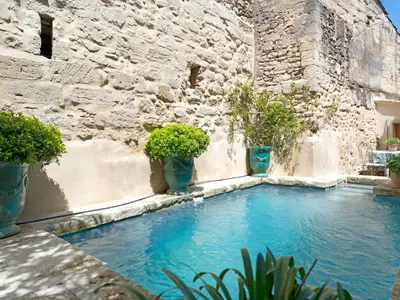 PoolOfHouse