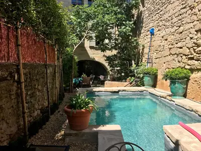 PoolOfHouse