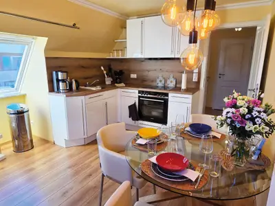 Küche mit Essbereich