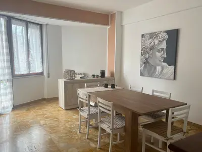 DiningRoom