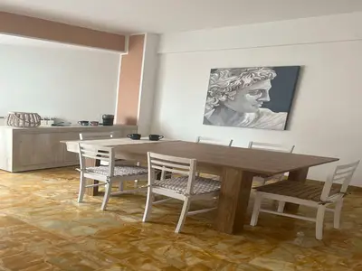 DiningRoom
