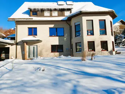Winter Hausansicht