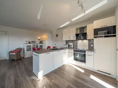 Küchenzeile mit Backofen